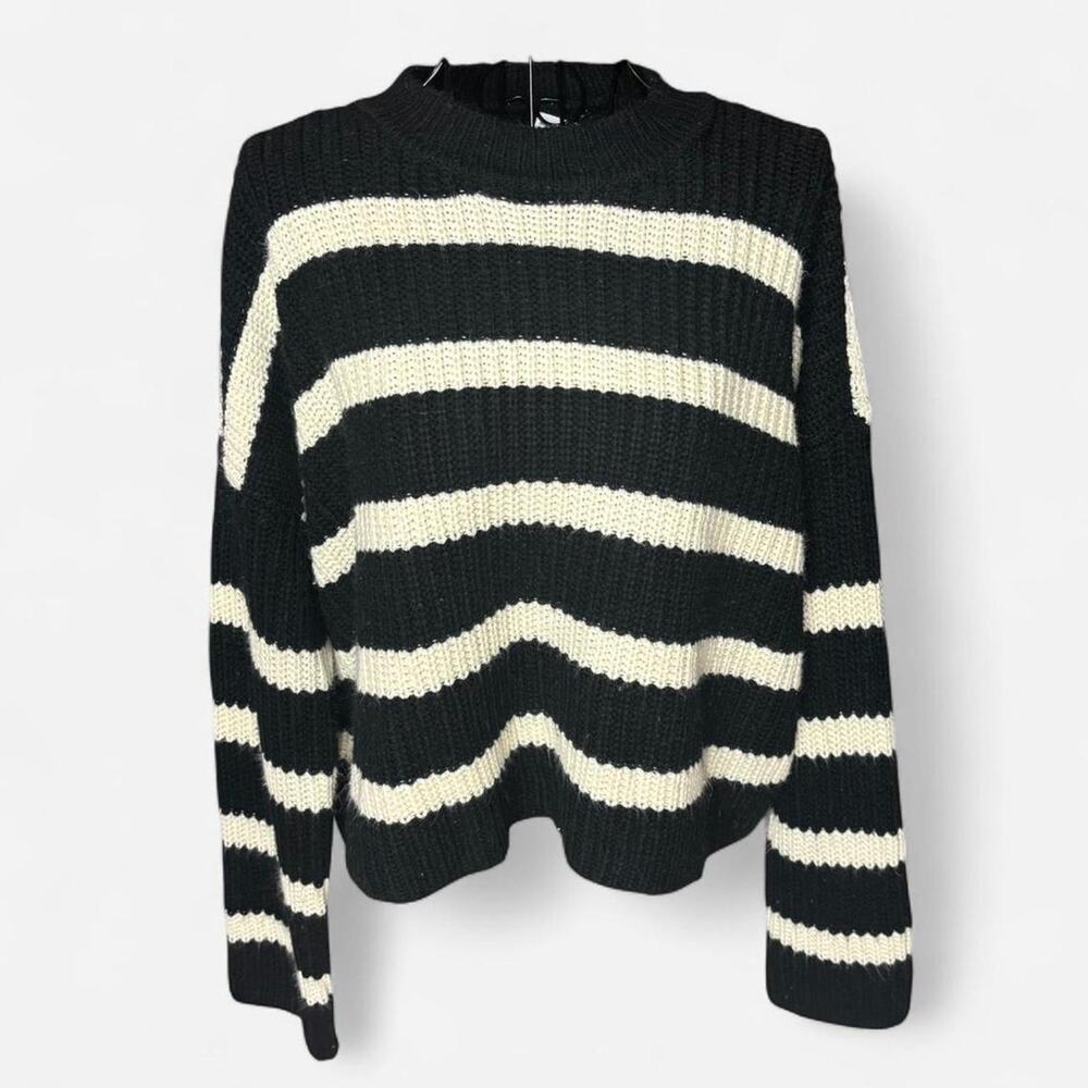 RSQ Black and White Striped Chunky Knit Sweater Size Small Crewneck